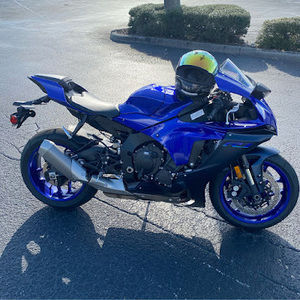 Meet your Posher, Six on dat r1